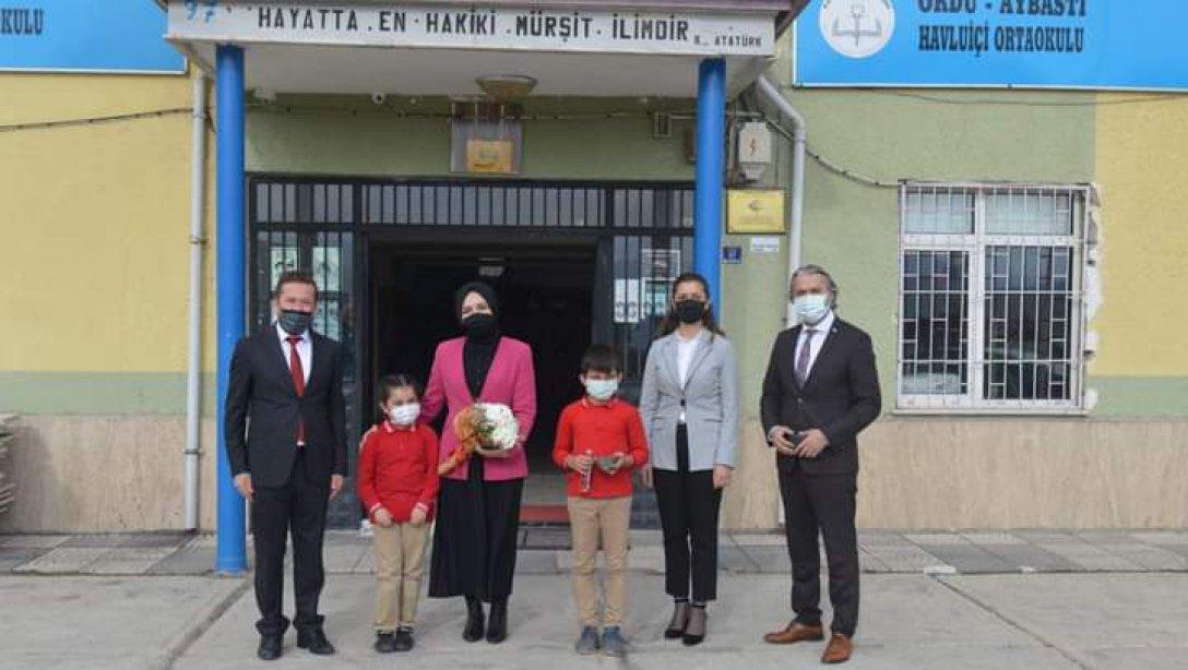 Kaymakamımız Sayın Şeyma AKTAŞ, Armutlu İlkokulu Ortaokulunu Ziyaret Etti.