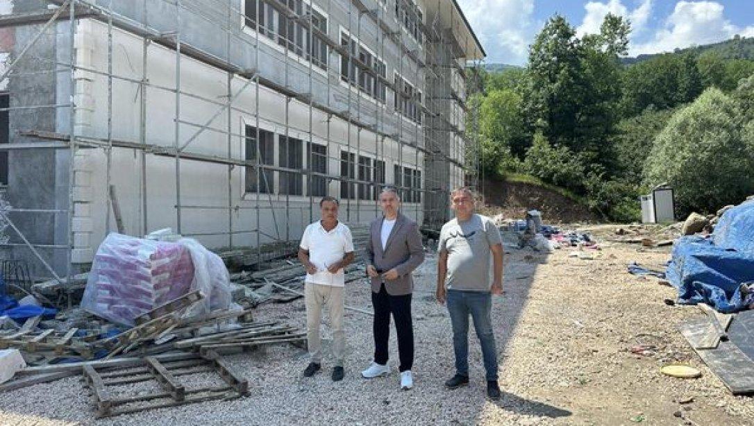 Müdürümüz Sayın Hasan ACU İnşaatı Tüm Hızıyla Devam Eden Ortaköy İlkokulu Ortaokulunda İncelemelerde Bulundu ve Yüklenici Firma Yetkilisinden Bilgiler Aldı