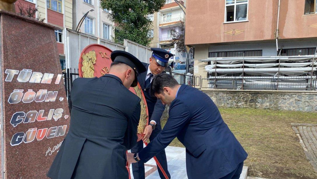 30 Ağustos Zafer Bayramı münasebetiyle İlçemizde  çelenk sunma töreni düzenlendi...