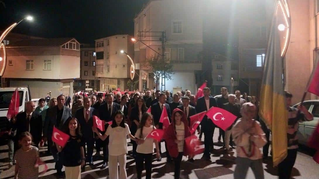 102. Yıl Bayrak Yürüyüşü ve Meşaleli Fener Alayı